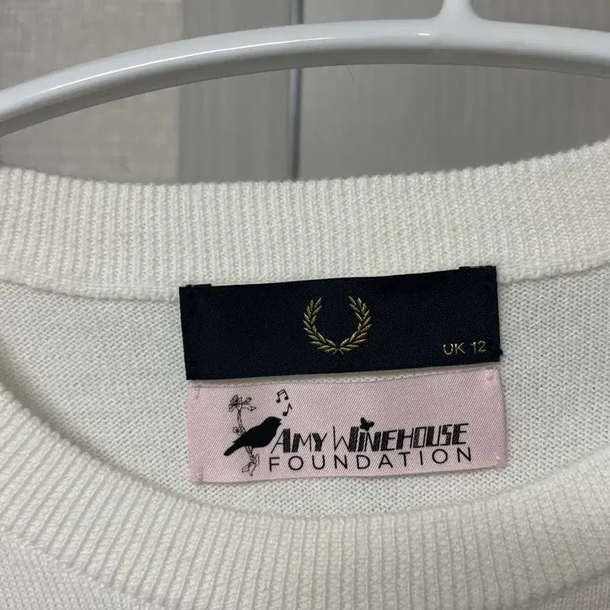 [BUNJANG] Fred Perry x Amy Winehouse Short Sleeve Knit Top / (새제품) 프레디페리 x AMY WINEHOUSE 반팔니트