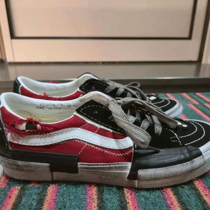 [BUNJANG] Vans Skate Low Reconstruct Black Red Sneakers / 반스 스케이트 로우 리컨스트럭트 블랙 레드 280