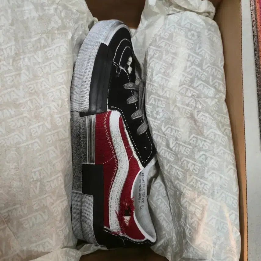 [BUNJANG] Vans Skate Low Reconstruct Black Red Sneakers / 반스 스케이트 로우 리컨스트럭트 블랙 레드 280