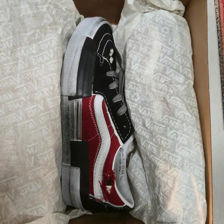 [BUNJANG] Vans Skate Low Reconstruct Black Red Sneakers / 반스 스케이트 로우 리컨스트럭트 블랙 레드 280
