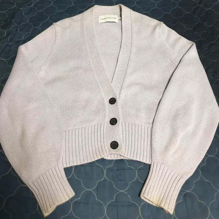 [BUNJANG] Calvin Klein Jeans Cropped Button-Down Cotton Cardigan (XS) / (단종매물) 캘빈클라인 진 크롭  버튼다운 코튼 가디건 연보라 (XS)