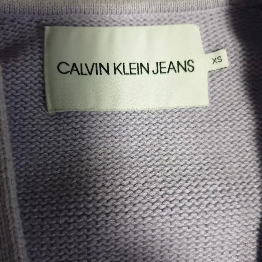 [BUNJANG] Calvin Klein Jeans Cropped Button-Down Cotton Cardigan (XS) / (단종매물) 캘빈클라인 진 크롭  버튼다운 코튼 가디건 연보라 (XS)