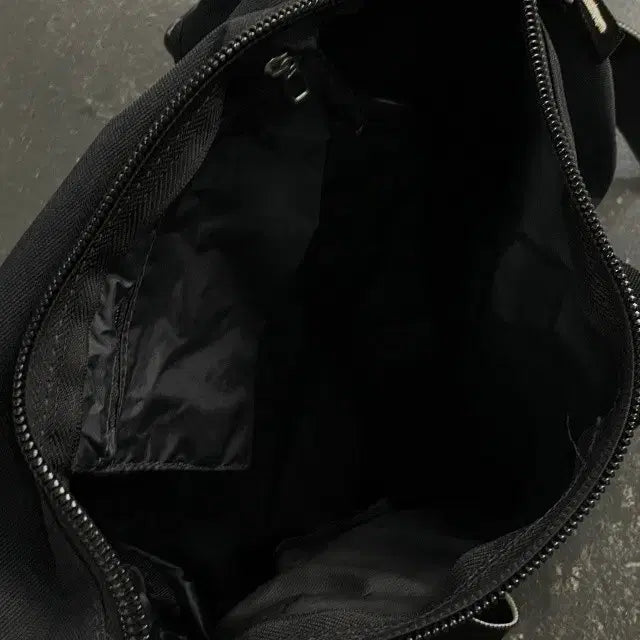 [BUNJANG] Nike Black Duffel Bag / 나이키 블랙 더플백 스포츠 가방