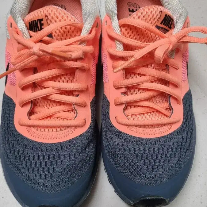 [BUNJANG] Nike Running Shoes 235 / 나이키 런닝화235