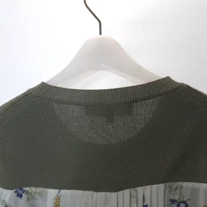 [BUNJANG] Atte Vanessa Bruno Silk Blended Floral Knit Blouse / 아떼 바네사브루노 실크 블랜딩 플라워 니트 블라우스 F사이즈
