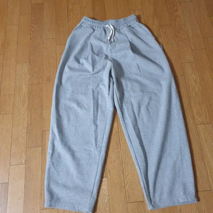 [SOLD OUT] 1993스튜디오 그레이 와이드 트레이닝 팬츠 M