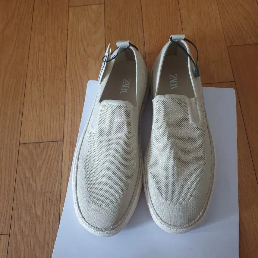 [SOLD OUT] ZARA 니트 슬립온 베이지 41(265) 새상품