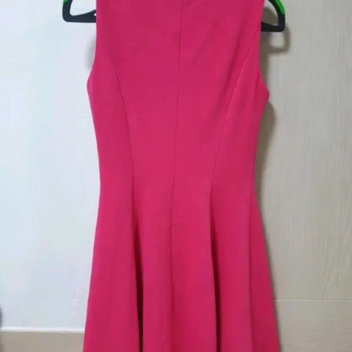 [BUNJANG] Hot Pink Sleeveless Flare Mini Dress / 핫핑크 민소매 플레어 원피스