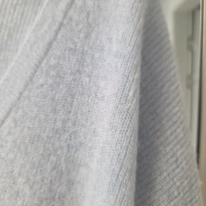 [BUNJANG] V-Neck Sky Blue Knit Sweater / V넥 니트 스웨터 하늘색 스카이