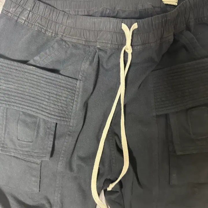 [SOLD OUT] 릭오웬스 다크쉐도우 크리치 카고 팬츠 S사이즈  DU19F6376-RIG