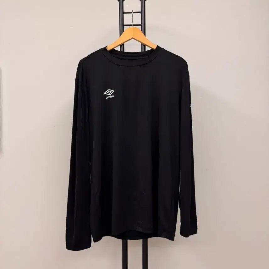 [SOLD OUT] 엄브로 블랙 긴팔 티셔츠 100