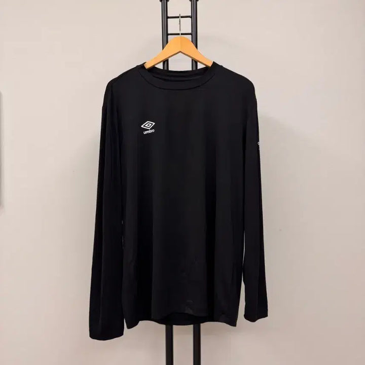 [SOLD OUT] 엄브로 블랙 긴팔 티셔츠 100