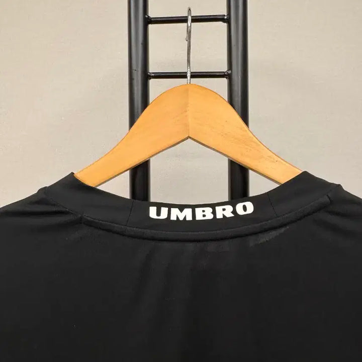 [SOLD OUT] 엄브로 블랙 긴팔 티셔츠 100