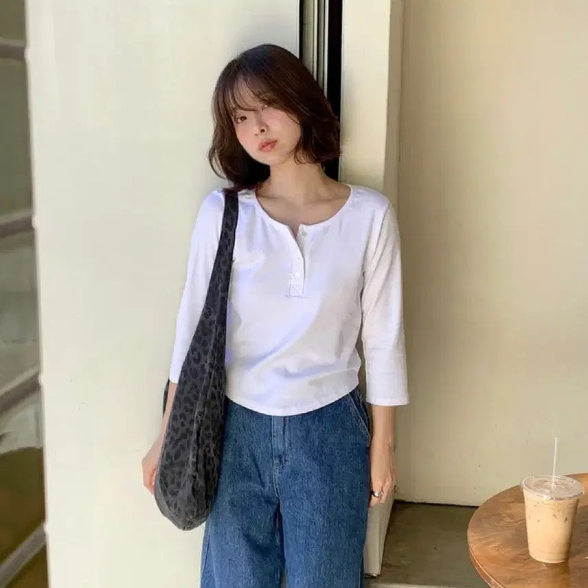 [SOLD OUT] [새 제품] 언더비 hoy 헨리넥 칠부 티셔츠