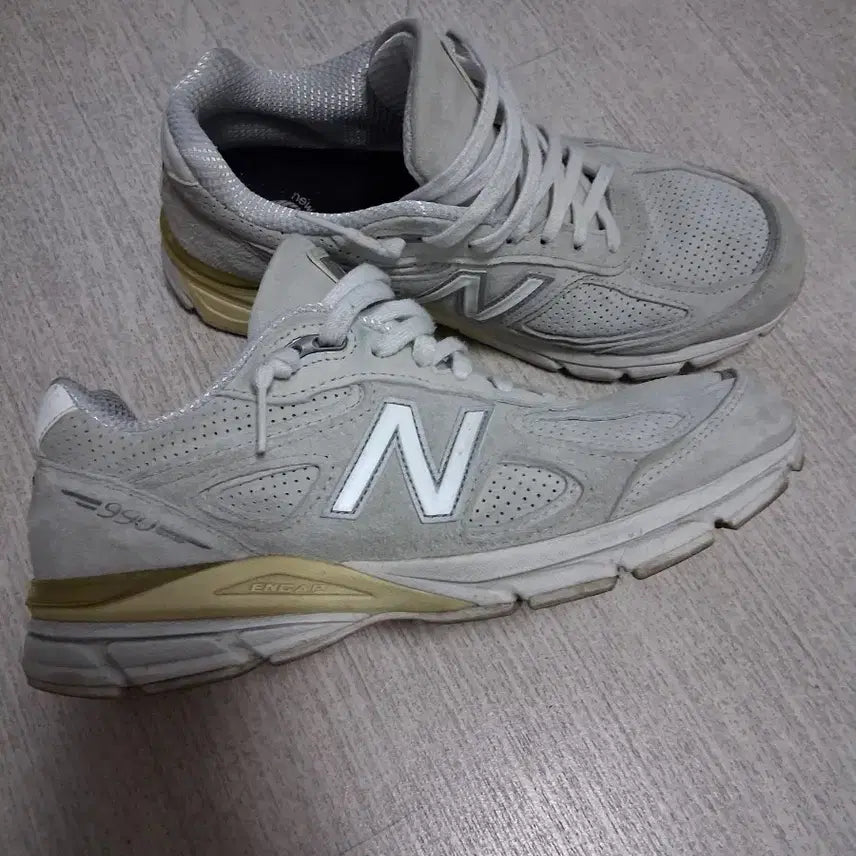[BUNJANG] 뉴발란스 990 V4 아크틱폭스 255 / 뉴발란스 990 V4 아크틱폭스 255