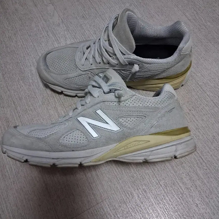 [BUNJANG] 뉴발란스 990 V4 아크틱폭스 255 / 뉴발란스 990 V4 아크틱폭스 255