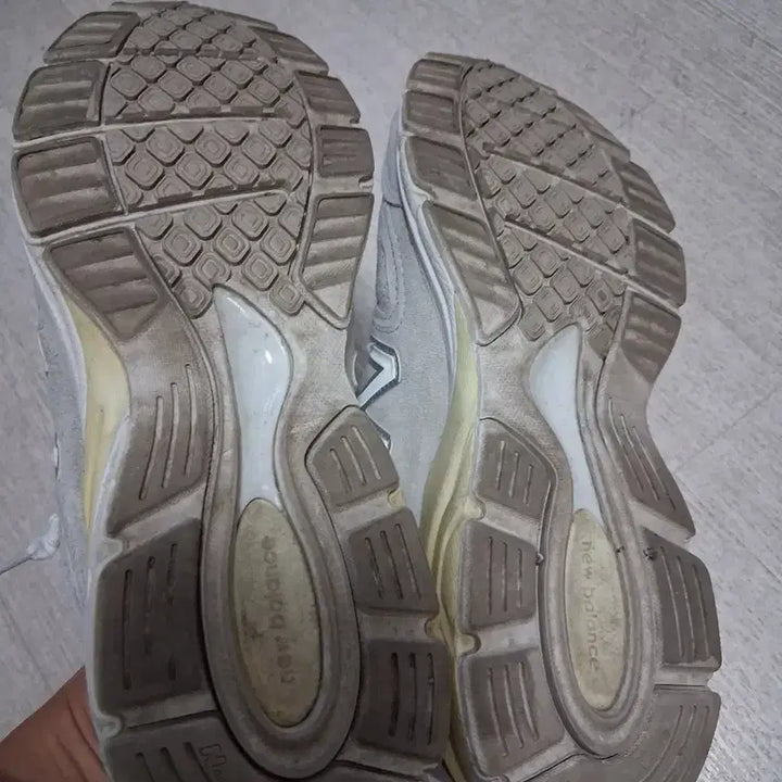 [BUNJANG] 뉴발란스 990 V4 아크틱폭스 255 / 뉴발란스 990 V4 아크틱폭스 255