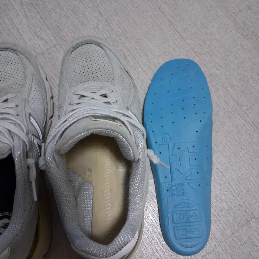[BUNJANG] 뉴발란스 990 V4 아크틱폭스 255 / 뉴발란스 990 V4 아크틱폭스 255