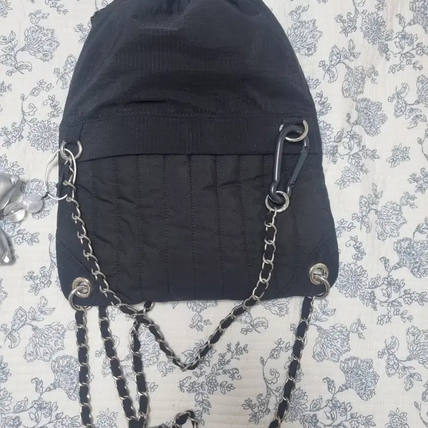 [BUNJANG] Tottie Black Quilted Chain Shoulder Bag / 토티 Tottie 블랙 퀼팅 체인 제작백