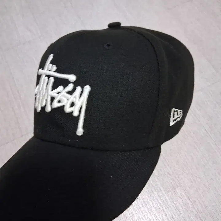 [SOLD OUT] 스투시  뉴에라 볼캡 모자