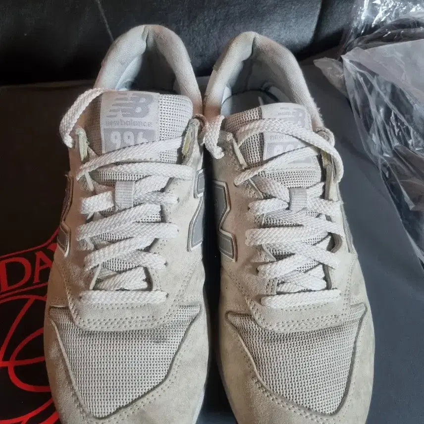 [BUNJANG] New Balance 996 Ivory White Sneakers / 뉴발란스 996 아이보리 화이트 270