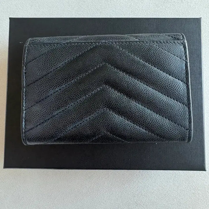 [BUNJANG] Yves Saint Laurent Gold Wallet / 입생로랑지갑 골드