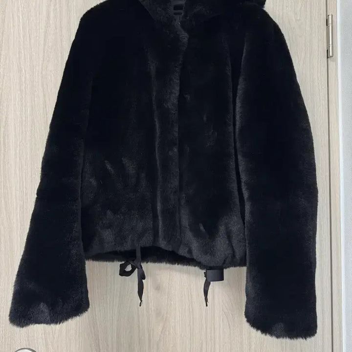 [SOLD OUT] 블랙 후드 퍼 자켓 산드로 정품