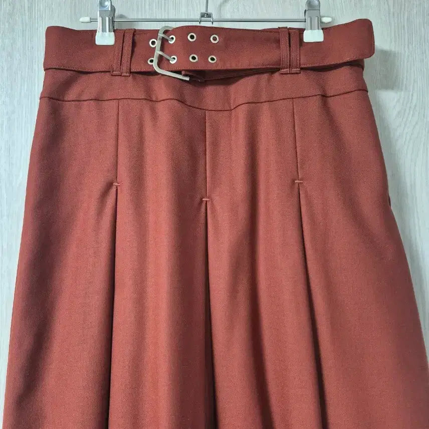 [BUNJANG] Partimento Belted Pleated Midi Skirt / 파르티멘토 벨티드 플리츠 미디스커트