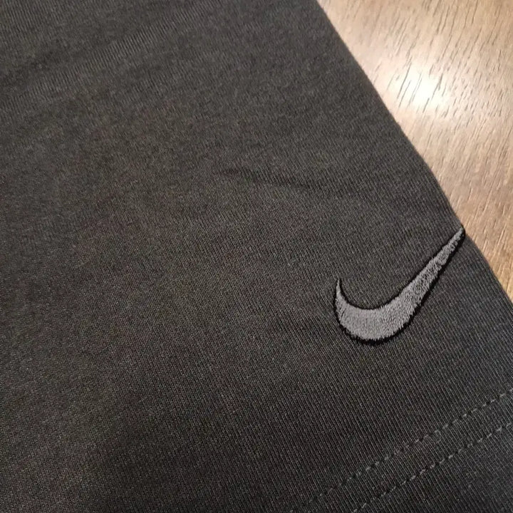 [BUNJANG] Nike Black Embroidered Logo Short Sleeve T-Shirt / 나이키 블랙 자수 로고 반팔 티셔츠
