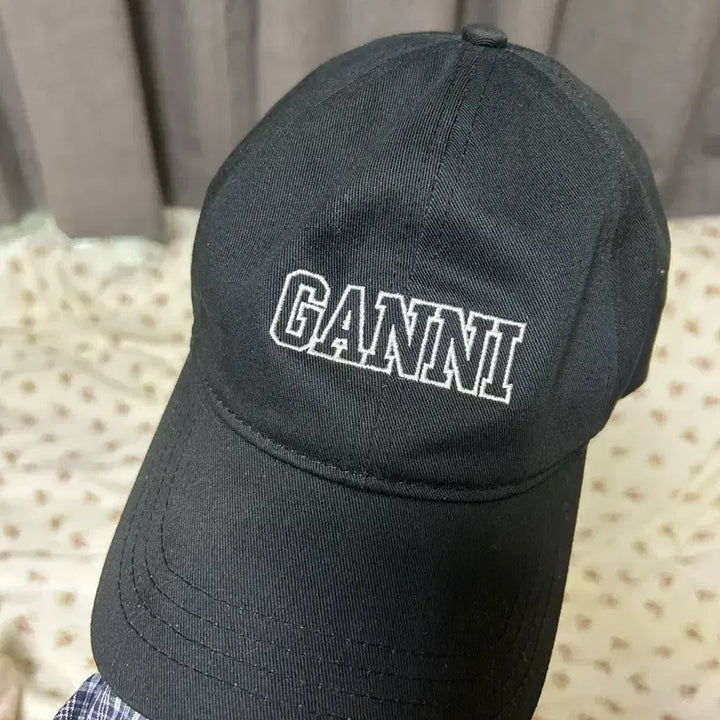 [BUNJANG] Ganni Black Ball Cap / 가니 블랙 볼캡