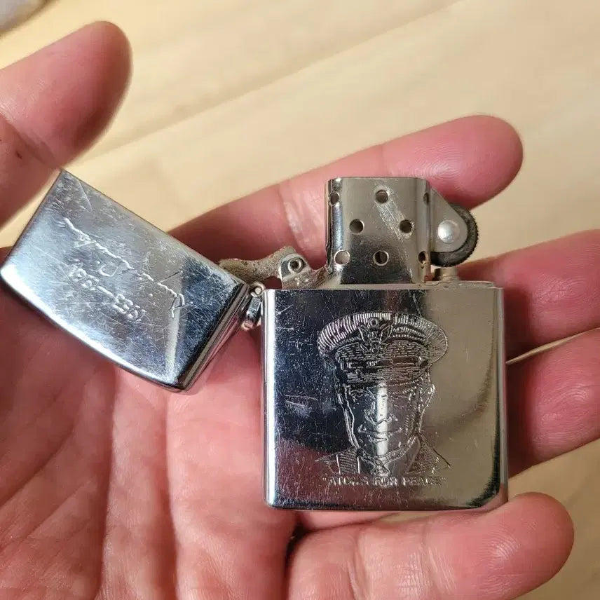 [BUNJANG] ZIPPO Eisenhower 5-Star General President Commemorative Lighter (1953-1961) / ZIPPO 아이젠하워 라이터 1953-1961(수집용).