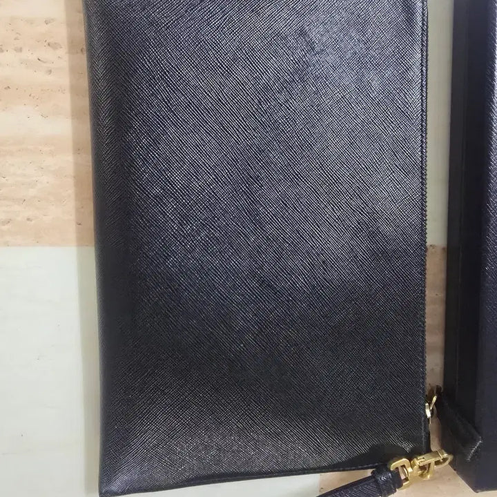 [BUNJANG] Prada Saffiano Leather Clutch 2NH05V / 사피아노 레더 클러치 2NH05V QME F0632