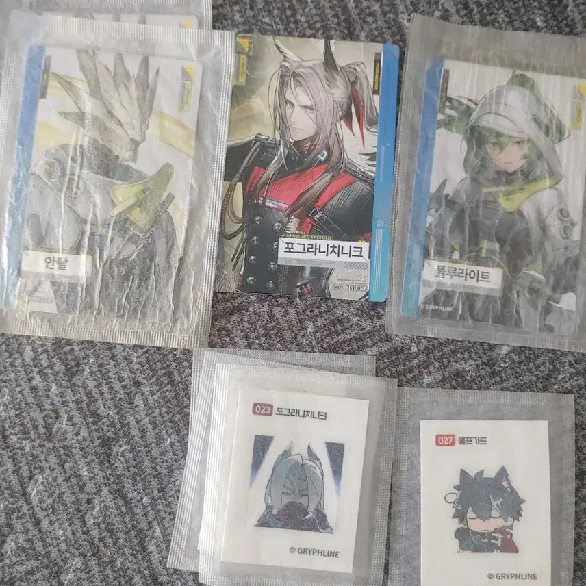 [BUNJANG] Arknights ENDFIELD GS25 Photocard &amp; Ttibuseel / 5월13일 버전 엔드필드 포토카드, 띠부씰 팝니다. 명일방주 gs25