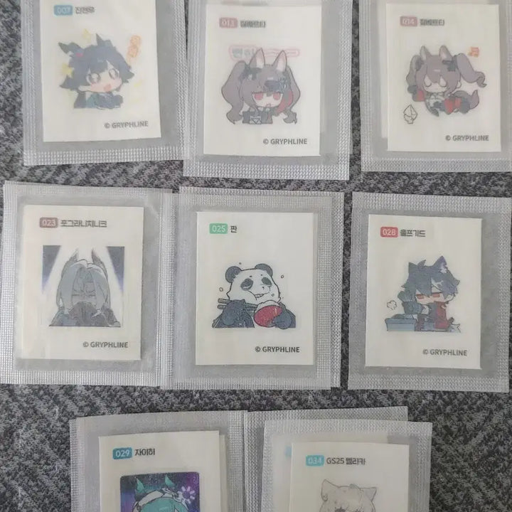 [BUNJANG] Arknights ENDFIELD GS25 Photocard &amp; Ttibuseel / 5월13일 버전 엔드필드 포토카드, 띠부씰 팝니다. 명일방주 gs25