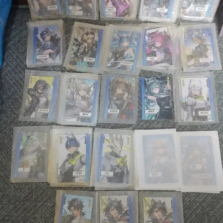 [BUNJANG] Arknights ENDFIELD GS25 Photocard &amp; Ttibuseel / 6월5일 버전 엔드필드 포토카드, 띠부씰 팝니다. 명일방주 gs25