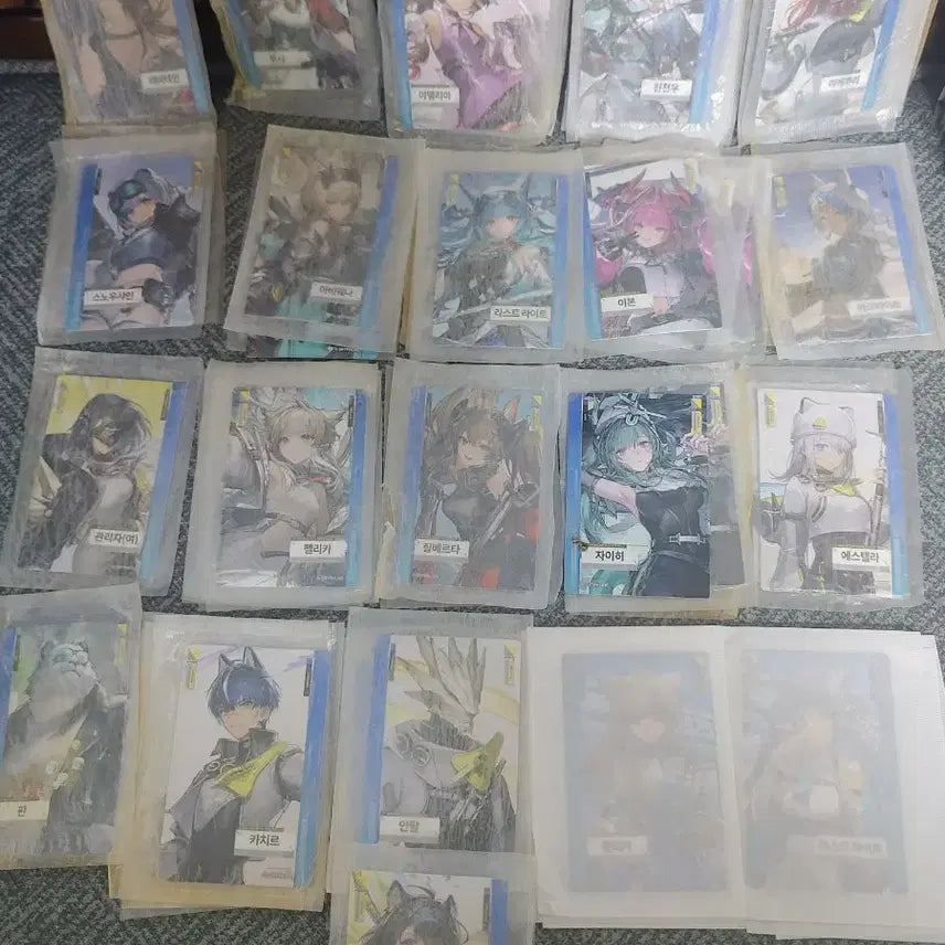 [BUNJANG] Arknights ENDFIELD GS25 Photocard &amp; Ttibuseel / 6월5일 버전 엔드필드 포토카드, 띠부씰 팝니다. 명일방주 gs25