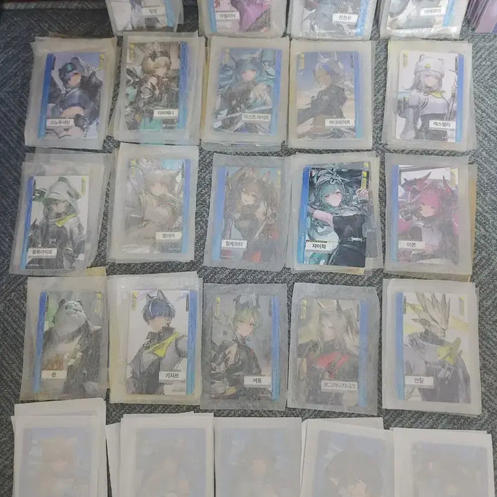[BUNJANG] Arknights ENDFIELD GS25 Photocard &amp; Ttibuseel / 6월5일 버전 엔드필드 포토카드, 띠부씰 팝니다. 명일방주 gs25