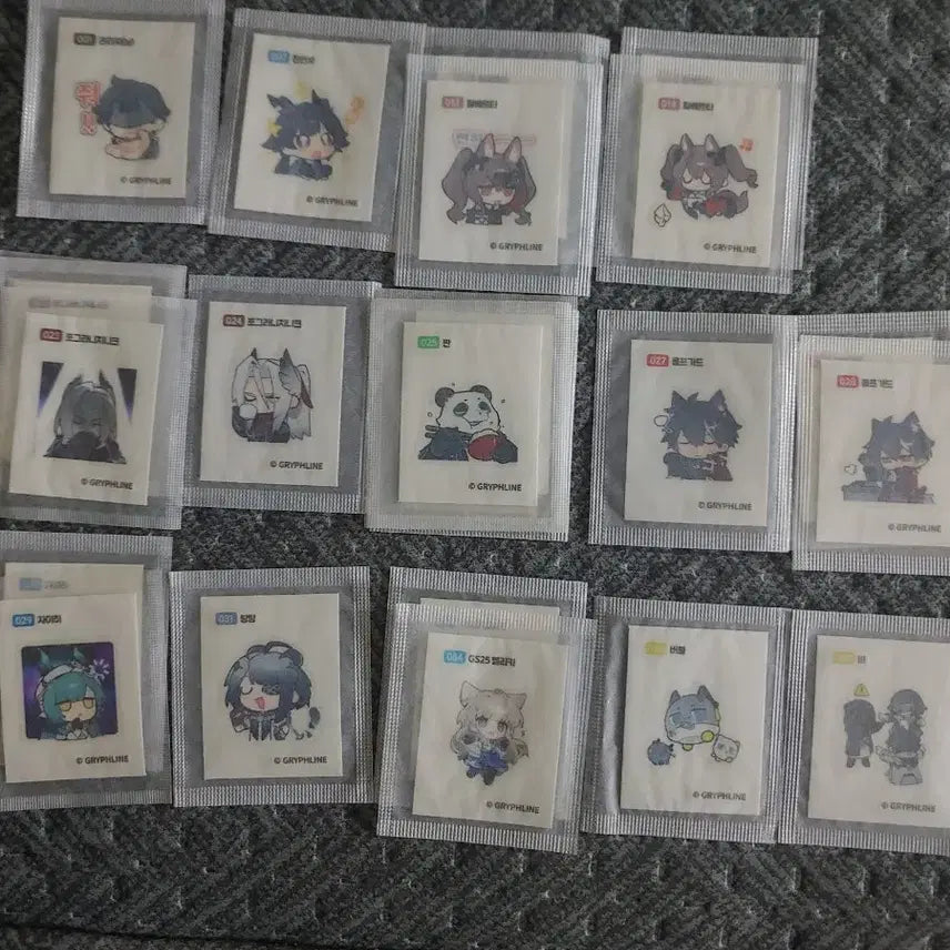[BUNJANG] Arknights ENDFIELD GS25 Photocard &amp; Ttibuseel / 5월13일 버전 엔드필드 포토카드, 띠부씰 팝니다. 명일방주 gs25