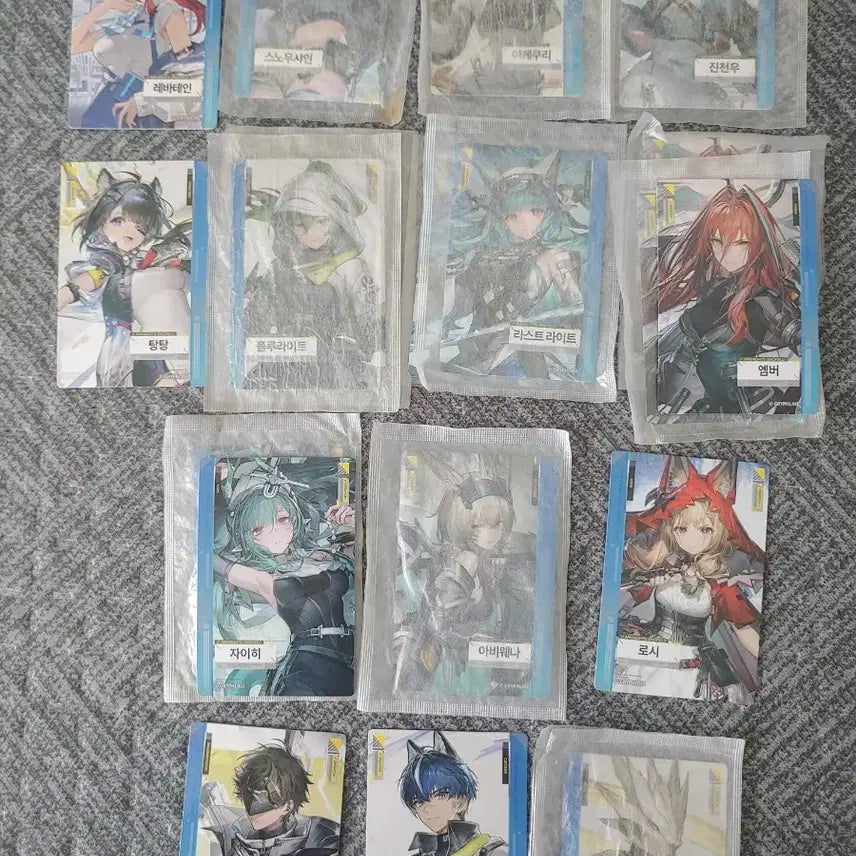 [BUNJANG] Arknights ENDFIELD GS25 Photocard &amp; Ttibuseel / 5월13일 버전 엔드필드 포토카드, 띠부씰 팝니다. 명일방주 gs25
