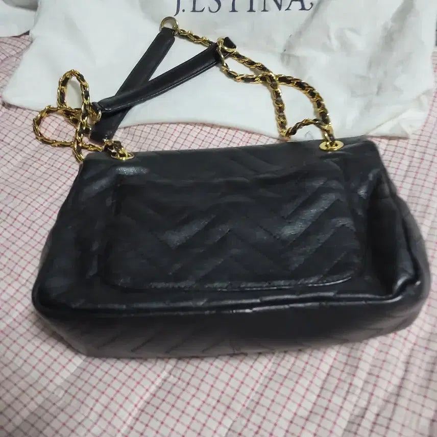[BUNJANG] J.ESTINA Black Quilting Chain Bag / 제이에스티나 블랙 퀼팅 체인백