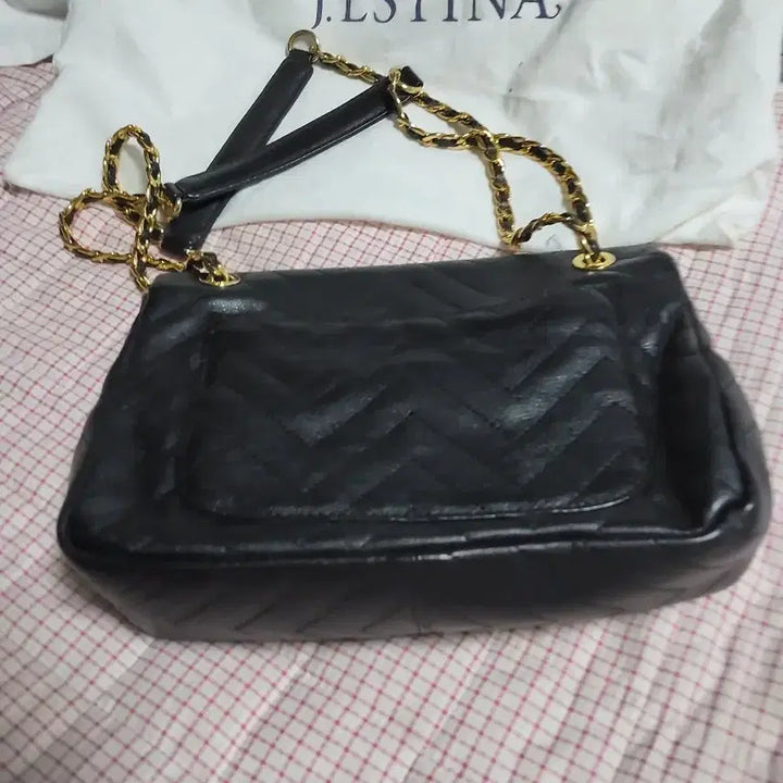 [BUNJANG] J.ESTINA Black Quilting Chain Bag / 제이에스티나 블랙 퀼팅 체인백