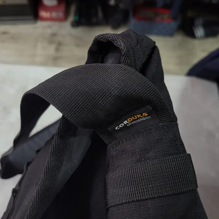 [BUNJANG] Carhartt Black Messenger Bag / carhartt 칼하트 블랙 메신저백 가방
