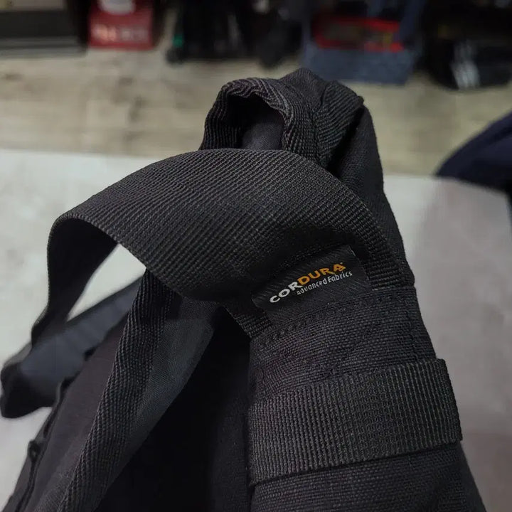 [BUNJANG] Carhartt Black Messenger Bag / carhartt 칼하트 블랙 메신저백 가방