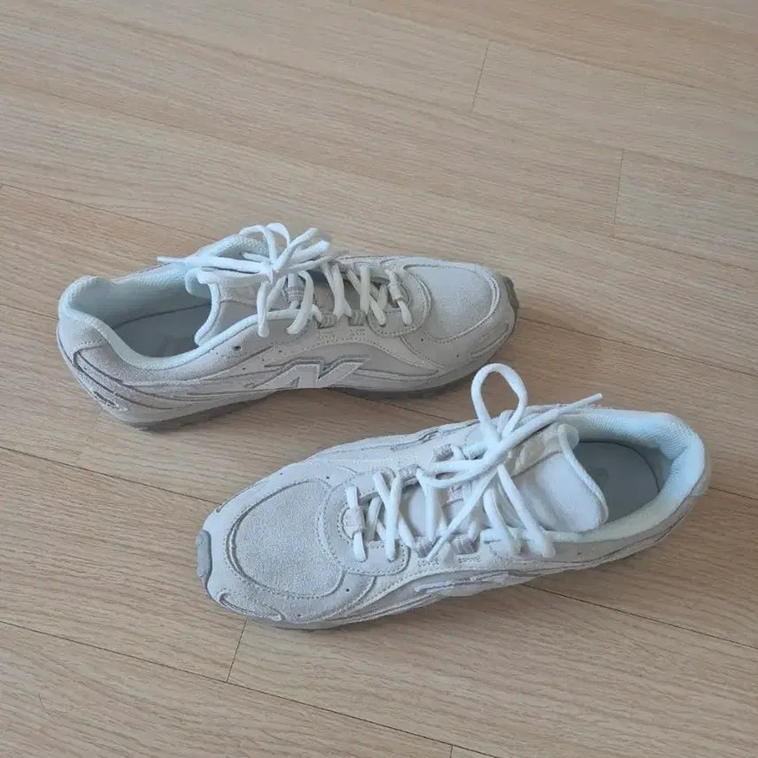 [BUNJANG] New Balance 204L Ivory Sneakers / 뉴발란스 아이보리 운동화 204L