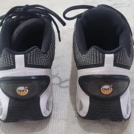 [BUNJANG] Nike Air Max DN Black Cool Grey Sneakers / 나이키 에어맥스 dn 블랙 쿨 그레이 290