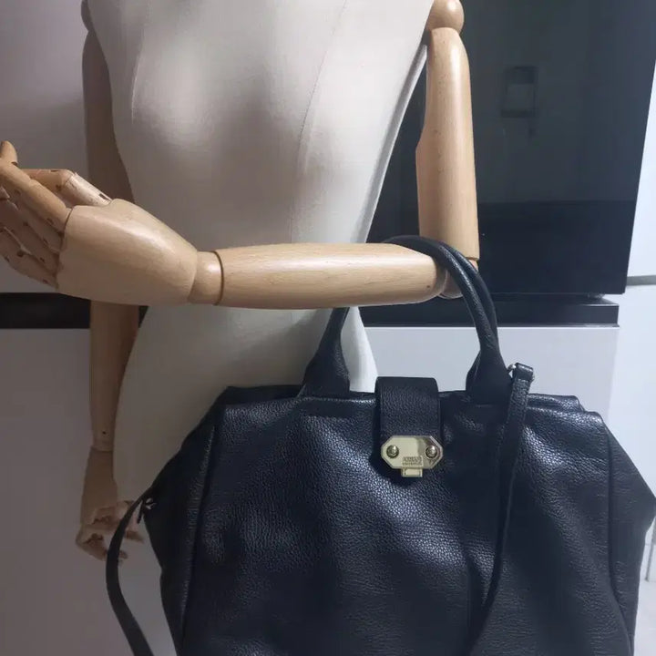 [BUNJANG] Giorgio Armani Leather Tote Bag Crossbody Black / 알마니 아르마니 토트백 겸 크로스백. 블랙