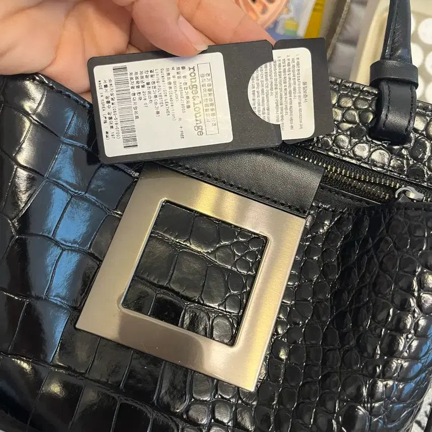 [SOLD OUT] 루즈앤라운지 디오 블랙 크로크 엠보 토트백