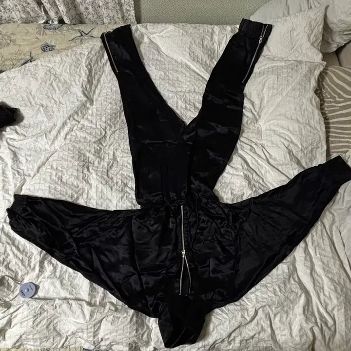 [BUNJANG] H&amp;M Silk Blend Black Jumpsuit / H&amp;M 실크 블렌드 블랙 점프슈트