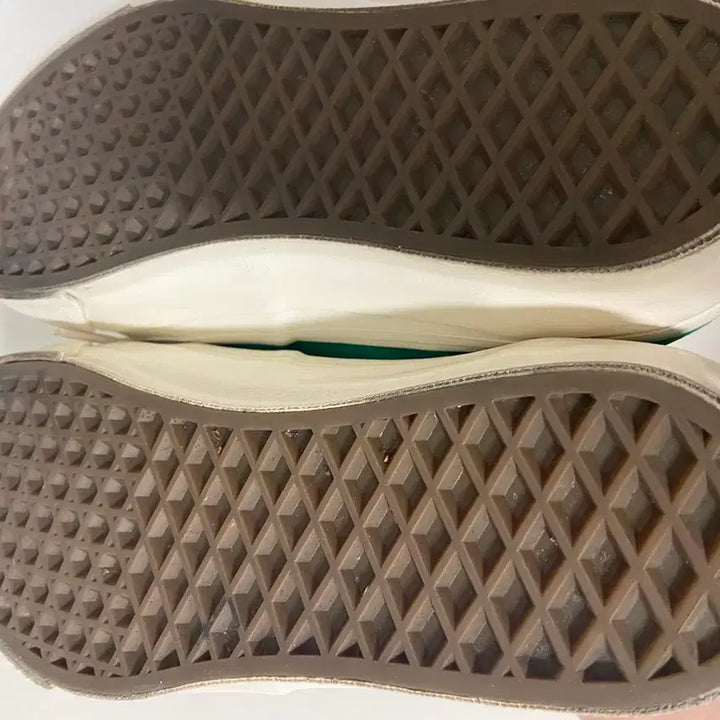 [SOLD OUT] VANS MTE 어센틱 리이슈 44 (240)