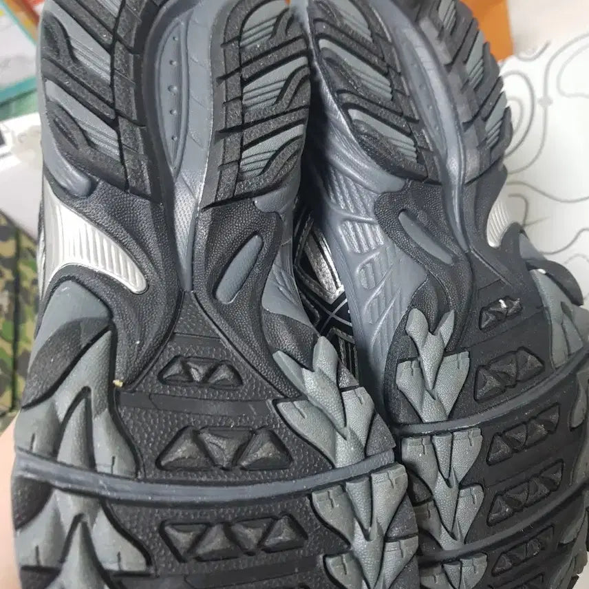 [BUNJANG] Asics Gel-Kahana Trail Running Shoes Black/Silver / (새상품)아식스 젤카하나 트레일 러닝화 블랙/실버 새상품